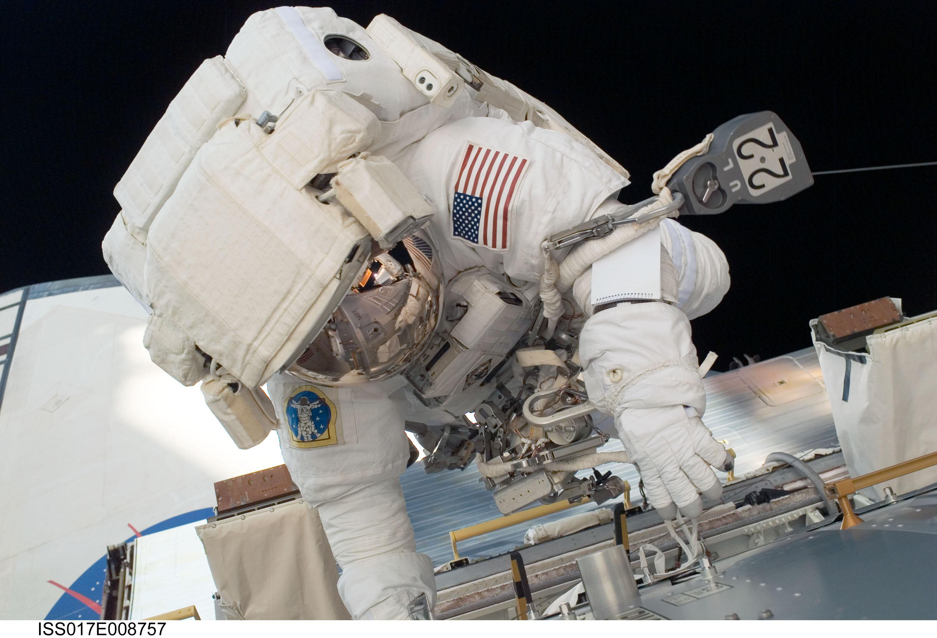астронавты, Международная космическая станция - обои на рабочий стол