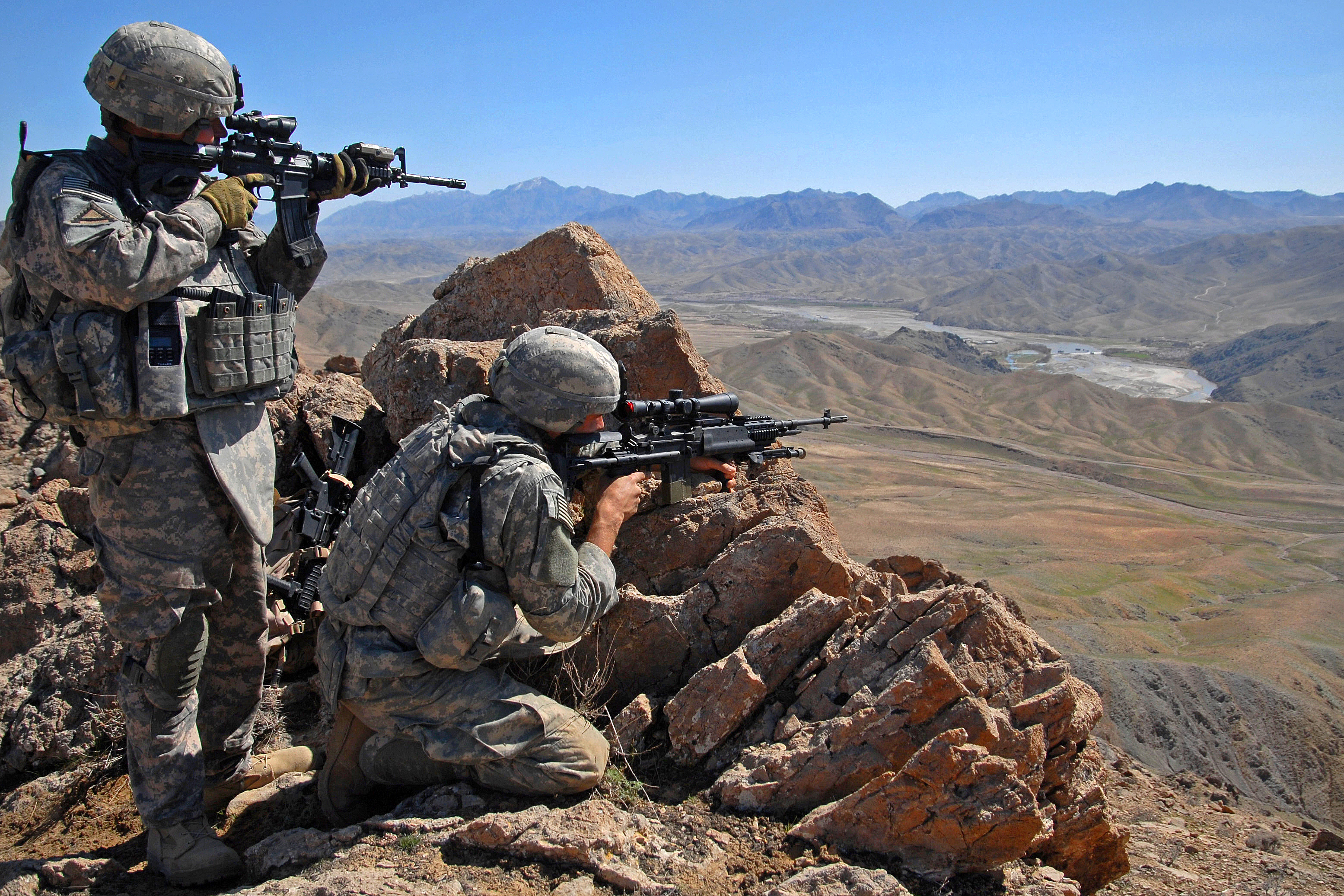Военные сайты зарубежные. Солдат армии США В Афганистане. Солдаты США В Афганистане 2001. Американские войска в Афганистане.