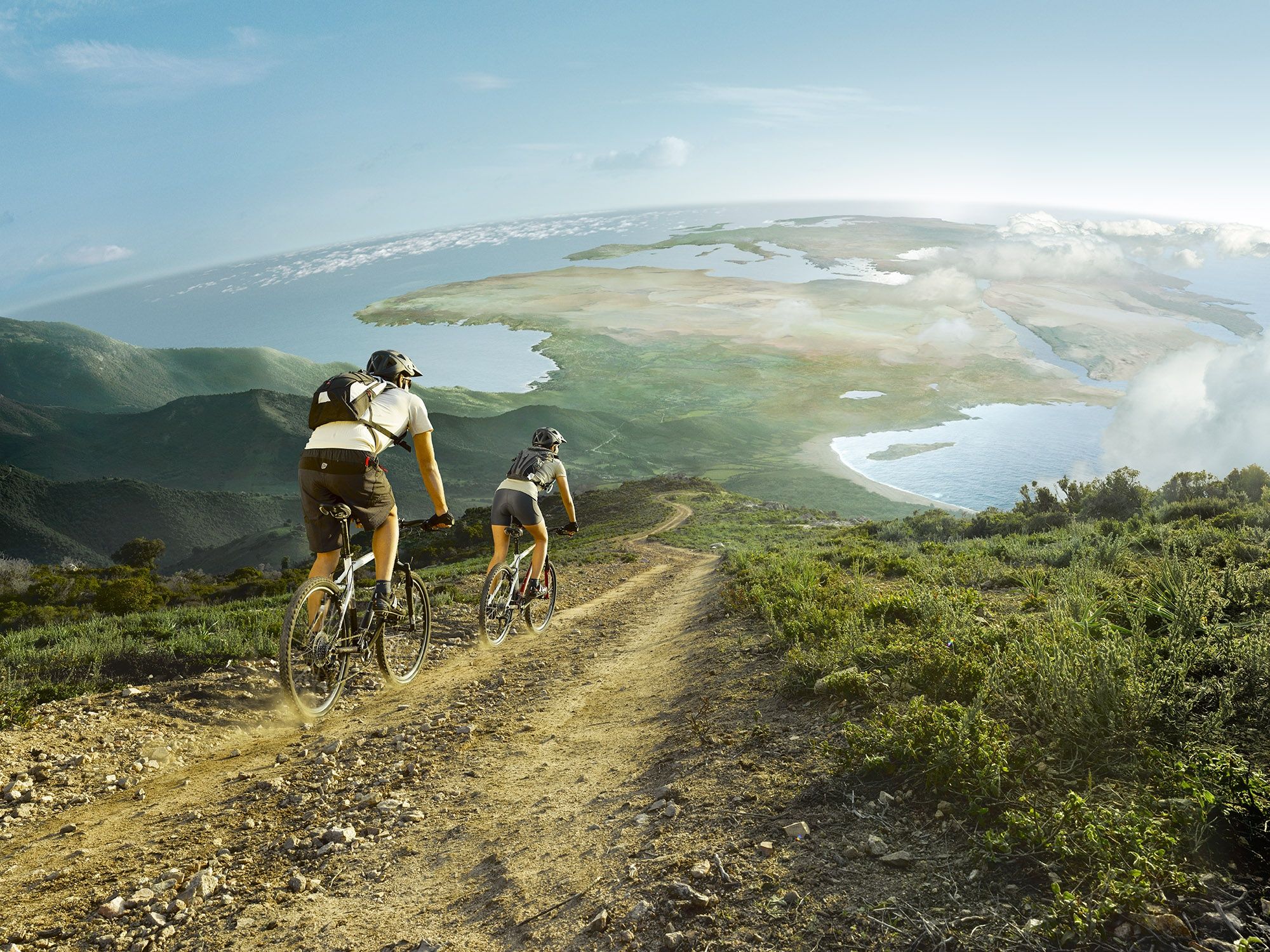 Bike travel. Велосипедный туризм. Природа путешествия. Велопрогулки в горах. Велотур в горах.