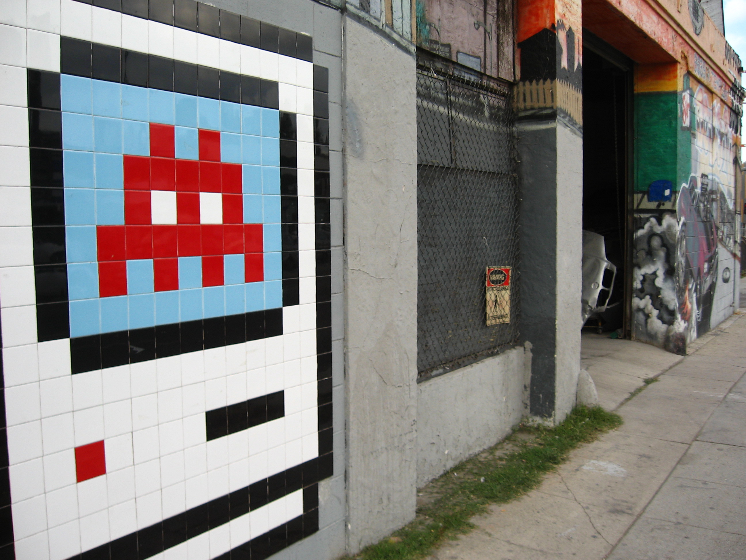 граффити, Space Invaders, стрит-арт - обои на рабочий стол