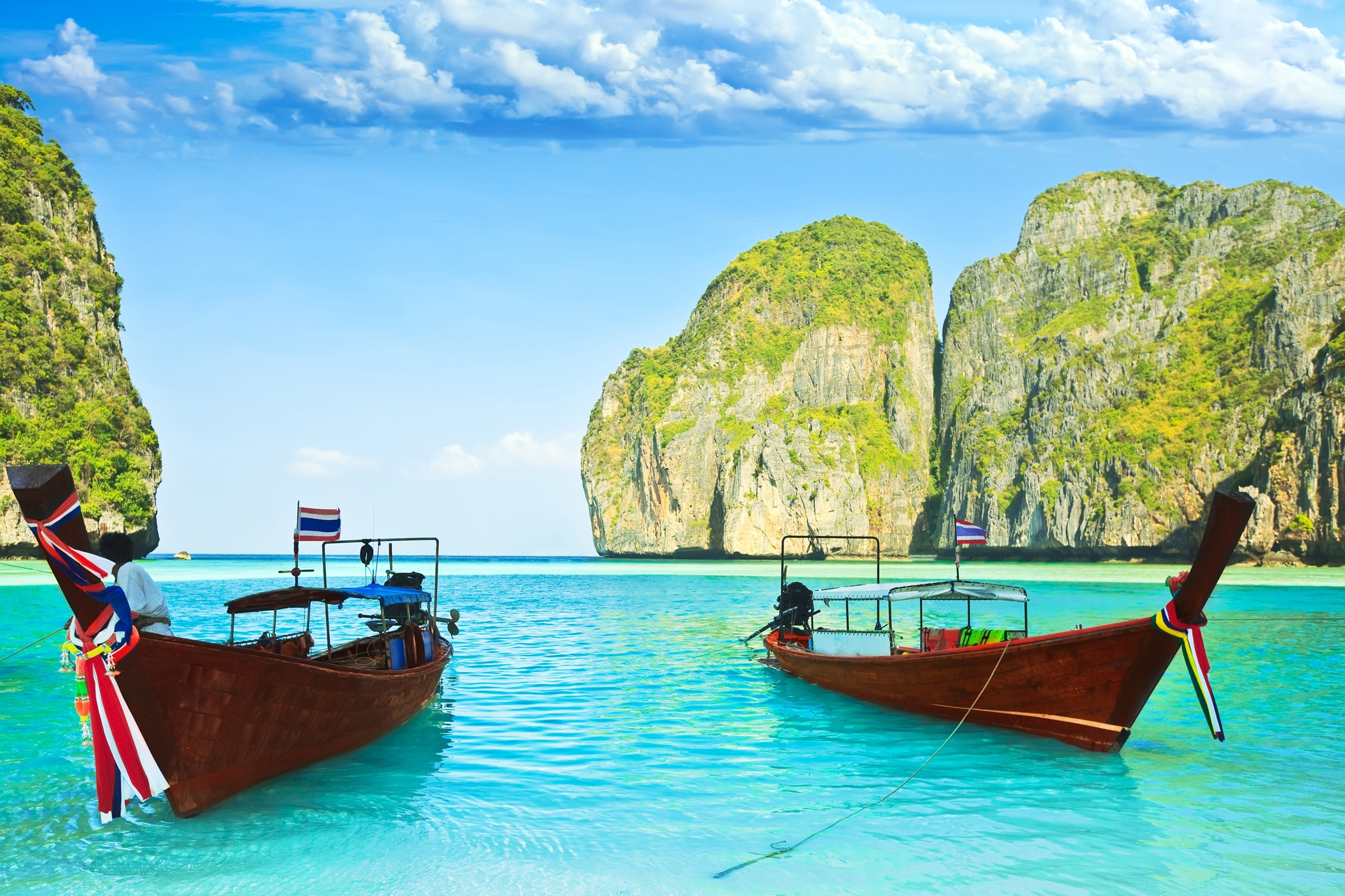 Путешествуем на лодке. Пхи-Пхи Таиланд. Лодки Пхи Пхи. Пхи Пхи Тайланд. Острова Пхи Пхи бухта Майя Бэй.