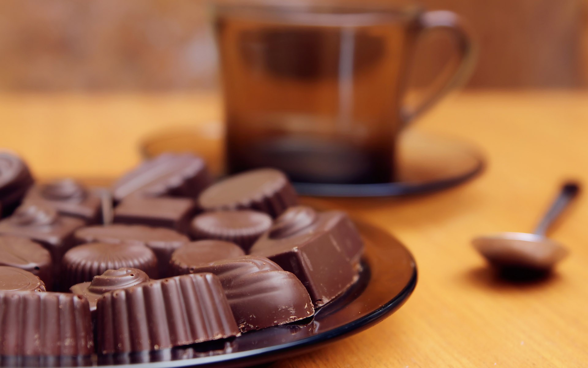 Шоколад еда. Шоколадные конфеты. Конфеты шоколад. Чай с шоколадом. Сладости к чаю.
