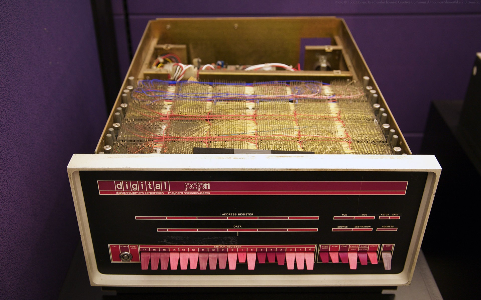 история компьютеров, декабрь, PDP- 11 - обои на рабочий стол