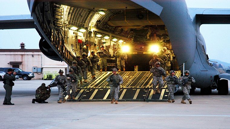 солдаты, самолет, транспорт, C- 17 Globemaster - обои на рабочий стол