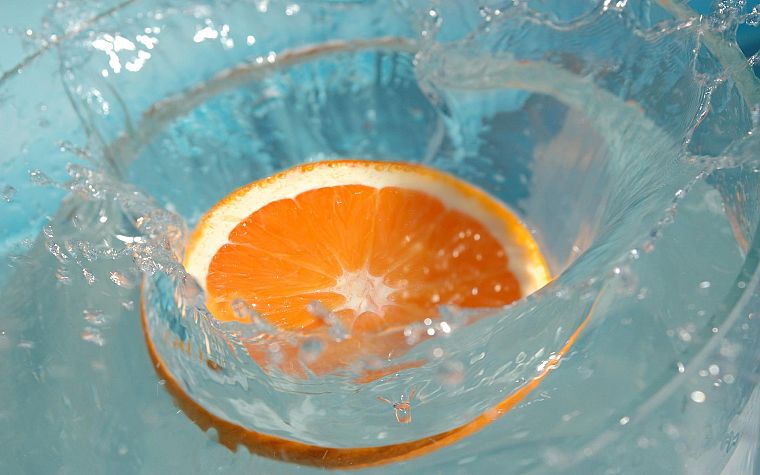 вода, фрукты, апельсины, капли воды, апельсиновые дольки, брызги - обои на рабочий стол