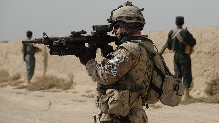 винтовки, солдаты, пистолеты, военный, Афганистан, Канадская армия, Elcan Оптические технологии, STANAG, 5.56x45mm НАТО, M203 гранатомет, C7 винтовка - обои на рабочий стол