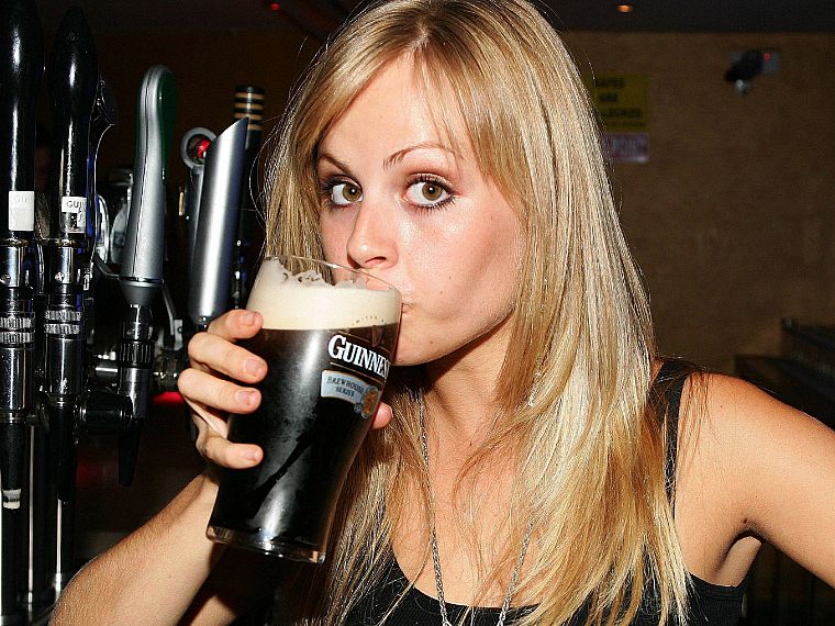 пиво, девушки, Guinness - обои на рабочий стол
