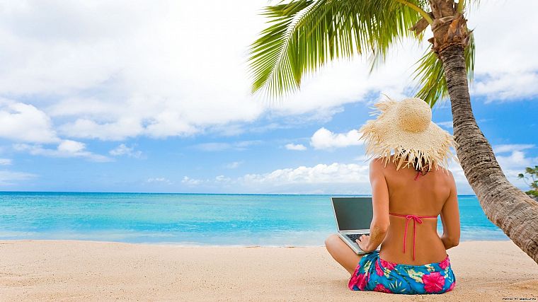 девушки, компьютеры, шляпы, пляжи - обои на рабочий стол