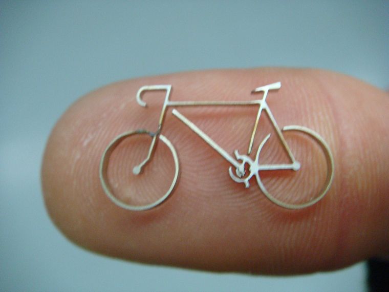 велосипеды, пальцы - обои на рабочий стол