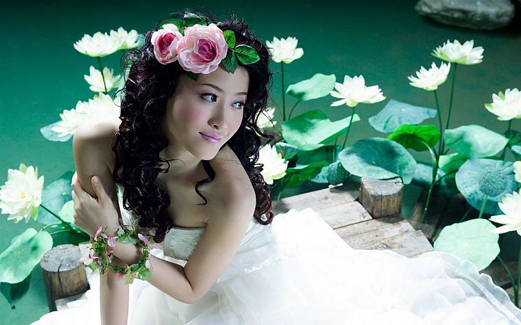 девушки, вода, невест, Азиаты/Азиатки, цветок лотоса, цветок в волосах - обои на рабочий стол