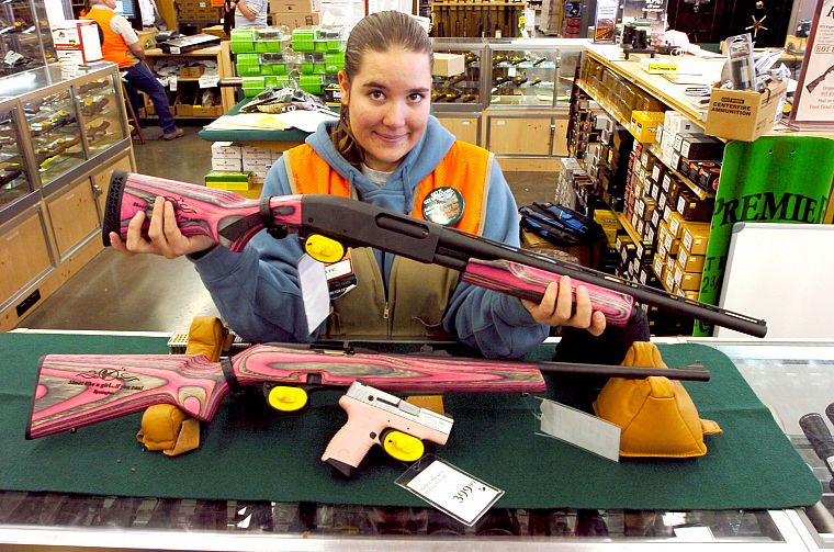 пистолеты, розовый цвет - обои на рабочий стол