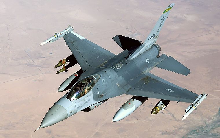 самолет, военный, пустыня, самолеты, F- 16 Fighting Falcon - обои на рабочий стол