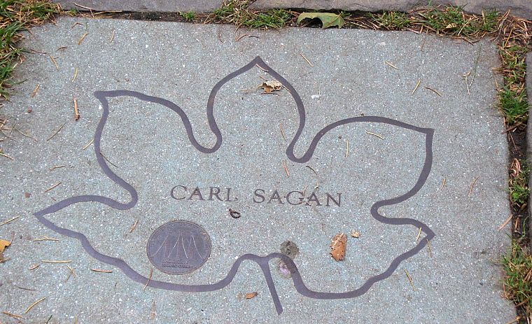 Карл Саган - обои на рабочий стол