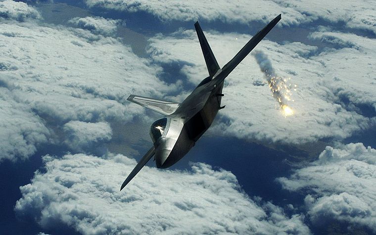 облака, F-22 Raptor, вспышки, реактивный самолет - обои на рабочий стол
