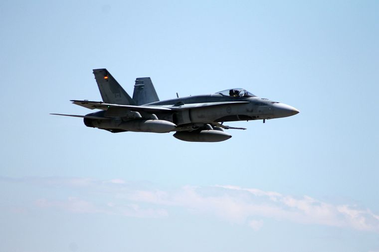 F- 18 Hornet, реактивный самолет, ВВС, бойцы, CF- 18, RCAF - обои на рабочий стол