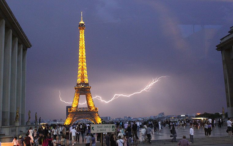 Эйфелева башня, Париж, города, Франция, молния - обои на рабочий стол