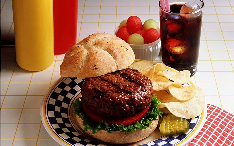 еда, чипы, гамбургеры, соленья - обои на рабочий стол