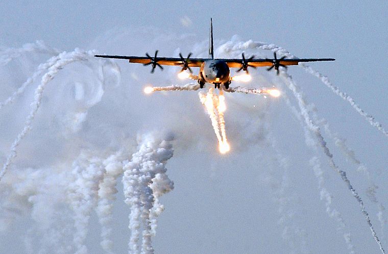самолет, военный, дым, AC - 130 Spooky / Spectre, самолеты, вспышки - обои на рабочий стол