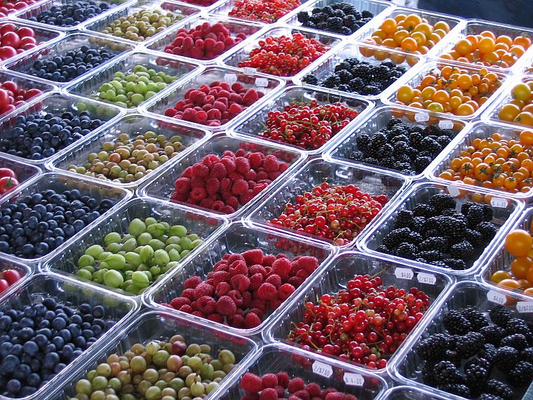 фрукты, еда, виноград, малина, помидоры, черника - обои на рабочий стол