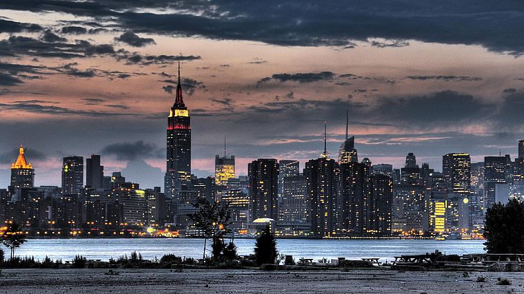 облака, города, здания, Нью-Йорк, небоскребы, Empire State Building - обои на рабочий стол