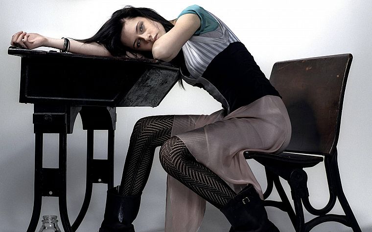 девушки, Кристен Стюарт, модели, знаменитости, стулья, столы - обои на рабочий стол