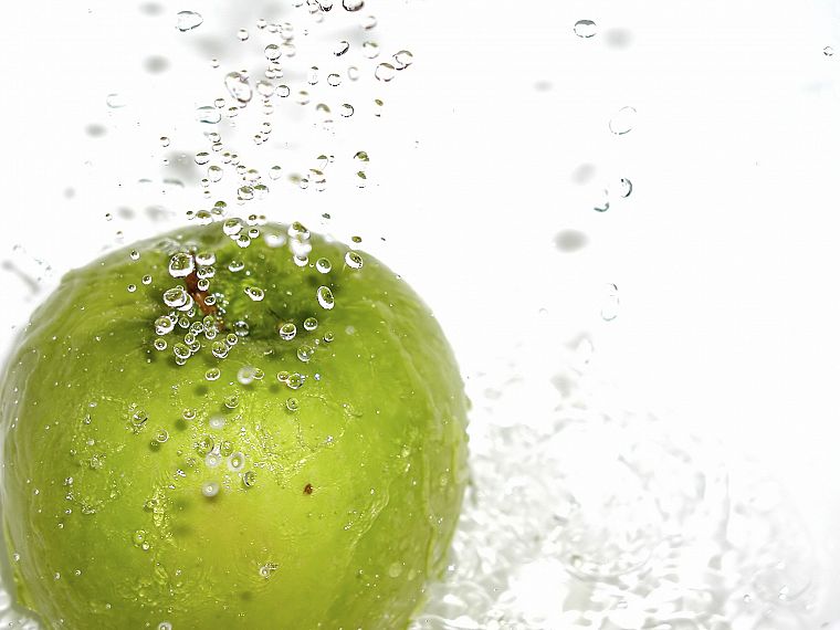 вода, зеленые яблоки - обои на рабочий стол