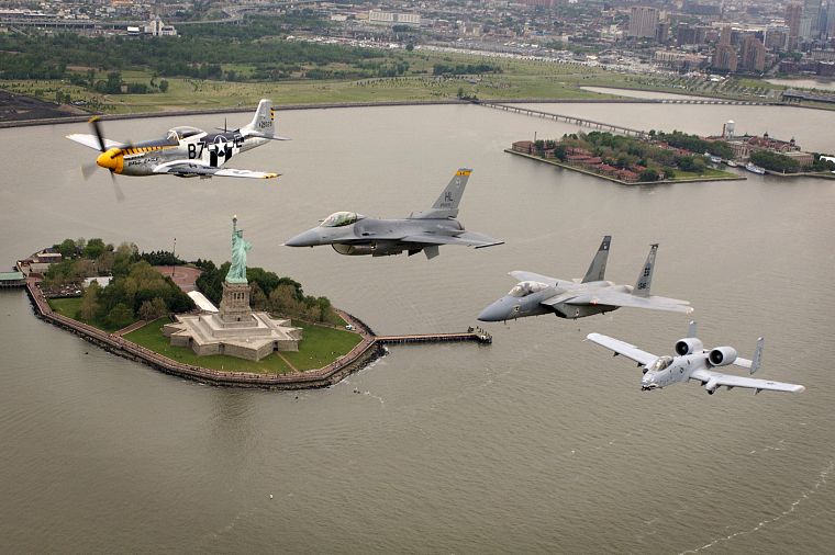 самолет, военный, Нью-Йорк, Статуя Свободы, самолеты, транспортные средства, F-15 Eagle, А-10 Thunderbolt II, F- 16 Fighting Falcon, P - 51 Mustang - обои на рабочий стол