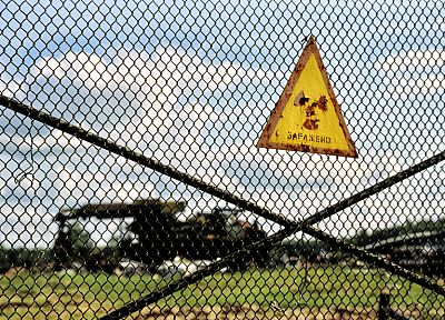знаки, Чернобыль, радиоактивный, Украина, кладбище, цепи ссылка забор - оригинальные обои рабочего стола