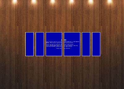 Синий экран смерти, деревянные панели - похожие обои для рабочего стола