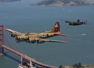 самолет, военный, бомбардировщик, Мост Золотые Ворота, Вторая мировая война, B- 17 Flying Fortress, b17, B - 24 Liberator, летающая крепость, B - 17, b24, B- 24 - случайные обои для рабочего стола