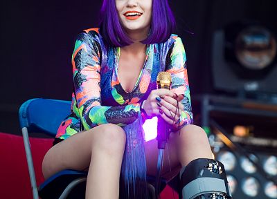 девушки, фиолетовые волосы, певцы, Jessie J, этап, микрофоны - оригинальные обои рабочего стола