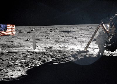 Луна, астронавты, флаги - оригинальные обои рабочего стола