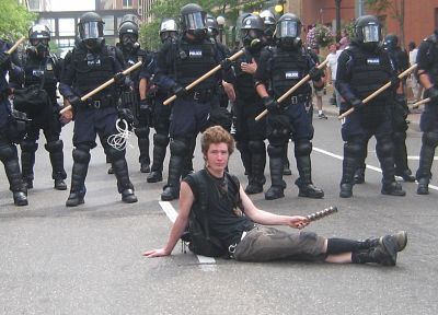 массовые беспорядки, полиция - копия обоев рабочего стола