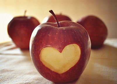 сердца, глубина резкости, яблоки - оригинальные обои рабочего стола
