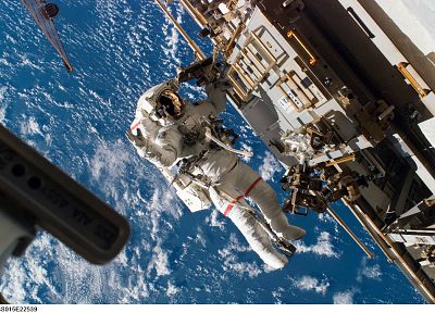 МКС, Земля, астронавты, орбиту, космическая станция - оригинальные обои рабочего стола