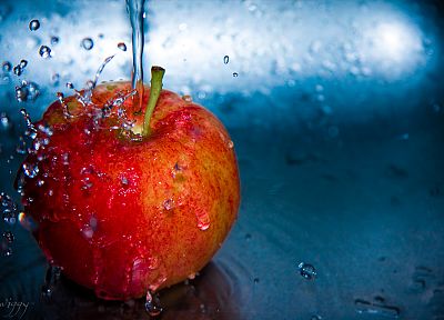 вода, Эппл (Apple), фрукты, медленно - оригинальные обои рабочего стола
