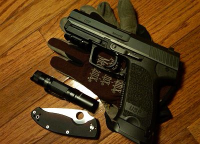 пистолеты, перчатки, оружие, ножи, Хеклер и Кох, USP, .45ACP, Spyderco - оригинальные обои рабочего стола