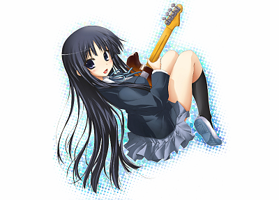 K-ON! (Кэйон!), школьная форма, гитары, Акияма Мио, простой фон, аниме девушки, гольфы - оригинальные обои рабочего стола