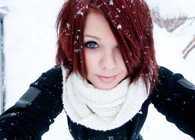 девушки, снег, глаза, рыжеволосые, снежинки, Волосы на лице, портреты - оригинальные обои рабочего стола