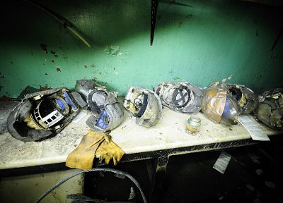 руины, промышленные предприятия, шлемы - случайные обои для рабочего стола