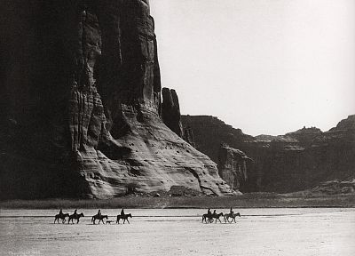 всадник, каньон, серый - оригинальные обои рабочего стола