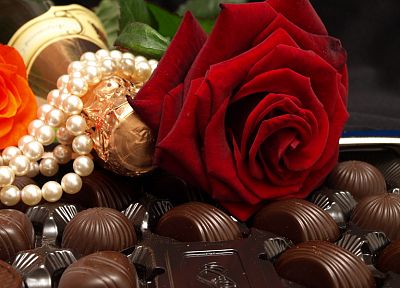 шоколад, еда, сладости ( конфеты ), розы - обои на рабочий стол