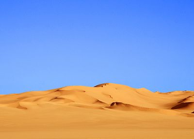 пустыня, голубое небо - обои на рабочий стол