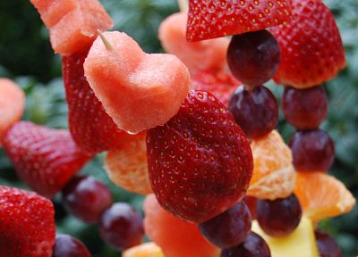 фрукты, виноград, клубника - оригинальные обои рабочего стола