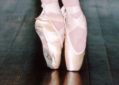 Балетная обувь - оригинальные обои рабочего стола